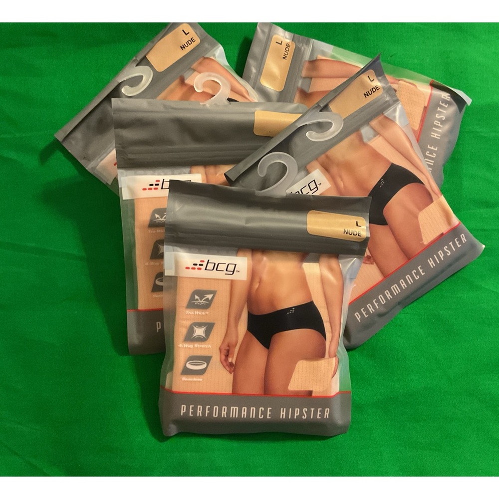 PERFORMANCE HIPSTER PANTIES SIZE LG.